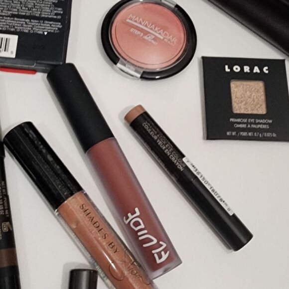 12 pc makeup bundle - Picture 4 of 5